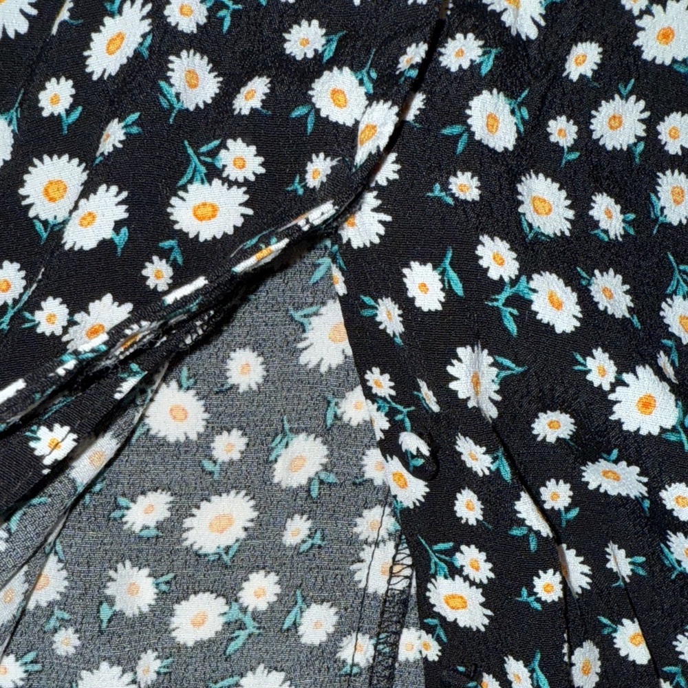 Forever 21 Juniors Black White Floral Short Sleeve Button down Mini Dress Size S - Picture 8 of 13